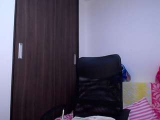 Lisaaa69 nude in Live Sex Cam Girls Room