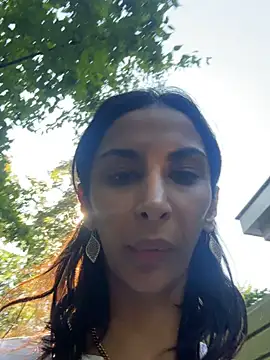 LuluQueen18 nude strip on cam for live sex video chat