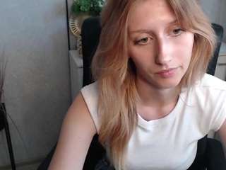 LunaxDelight nude in Live Sex Cam Girls Room