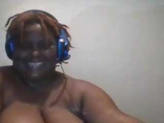 RahnDee2 nude in Live Sex Cam Girls Room