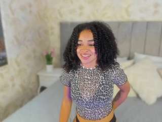 Sensual Amari nude in Live Sex Cam Girls Room