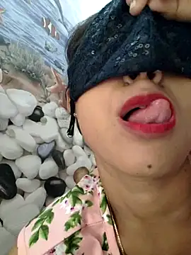 sexy_saara nude strip on cam for live sex video chat