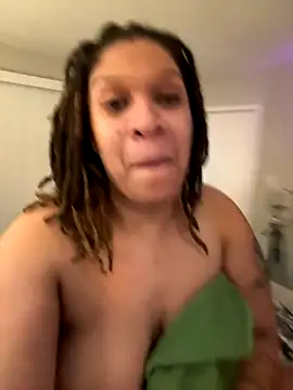 SexyHoneyRedd nude strip on cam for live sex video chat
