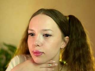 shy cutie pie nude in Live Sex Cam Girls Room
