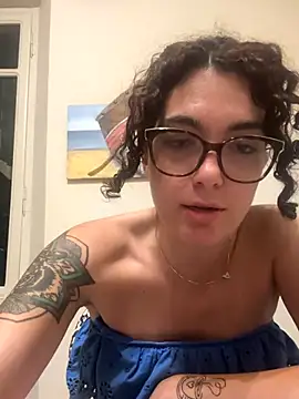 Strawberry_queen91 nude strip on cam for live sex video chat