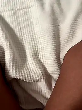 alyn1905 nude strip on cam for live sex video chat