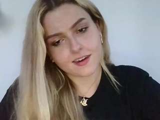 BritneyAmore nude in Live Sex Cam Girls Room