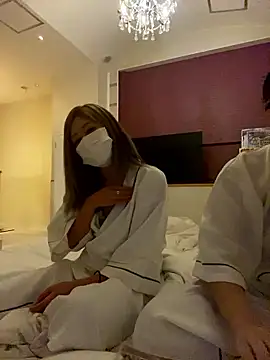cheesecream nude strip on cam for live sex video chat