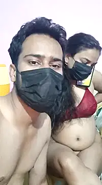 Deshicupple nude strip on cam for live sex video chat