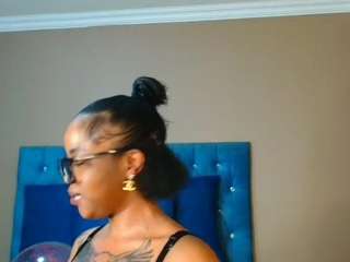 DoroBoss4urX nude in Live Sex Cam Girls Room