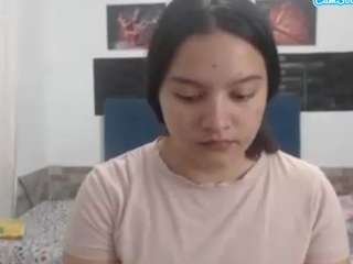 hannyyee nude in Live Sex Cam Girls Room