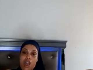 iamcaramelbunni nude in Live Sex Cam Girls Room
