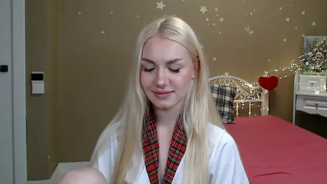 LoissPeach nude strip on cam for live sex video chat