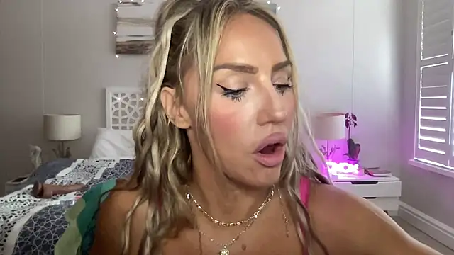 NikoandLadies nude strip on cam for live sex video chat