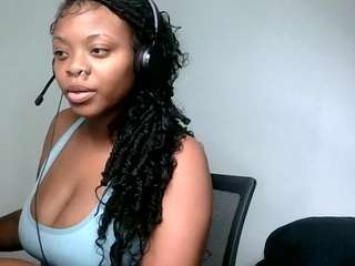PromiseLux nude in Live Sex Cam Girls Room
