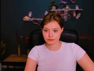 bellamoon1 nude in Live Sex Cam Girls Room