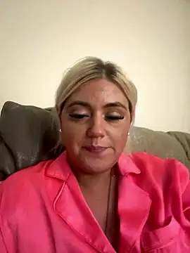 Blondiee3088 nude strip on cam for live sex video chat