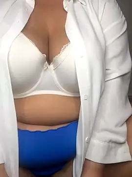HORNYNORTHXO nude strip on cam for live sex video chat