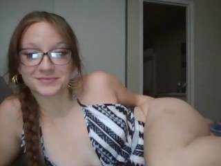 lizzievonn nude in Live Sex Cam Girls Room