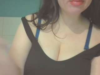Makeup Less nude in Live Sex Cam Girls Room