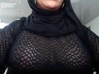 nadiaabaud nude in Live Sex Cam Girls Room