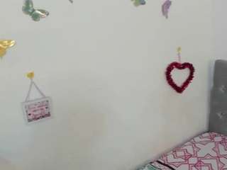 sara_and_lion nude in Live Sex Cam Girls Room