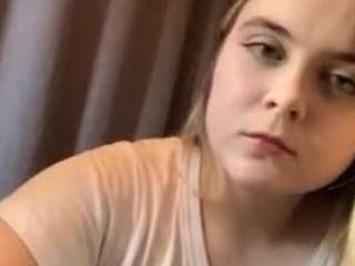 Sexiana nude in Live Sex Cam Girls Room