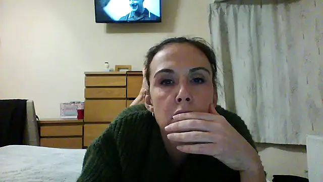 AprilGreyx nude strip on cam for live sex video chat