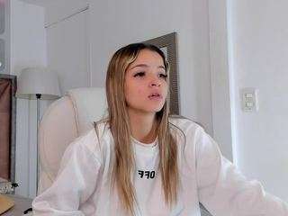 BelaPalmer nude in Live Sex Cam Girls Room