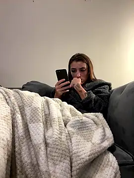 BellaaBanks nude strip on cam for live sex video chat