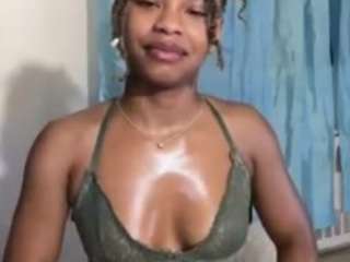 Caramel candy nude in Live Sex Cam Girls Room