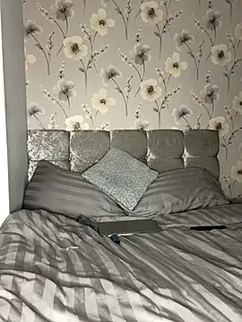 Dolly19x nude strip on cam for live sex video chat
