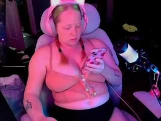 KinkyyMamii nude in Live Sex Cam Girls Room