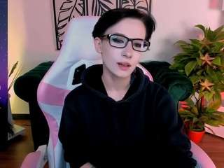 Reinramm nude in Live Sex Cam Girls Room