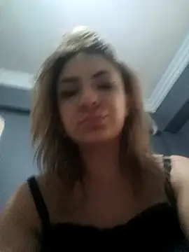 Riley-Blayke nude strip on cam for live sex video chat