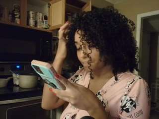 ebony2005 nude in Live Sex Cam Girls Room