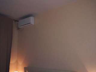 EdlaEllers nude in Live Sex Cam Girls Room