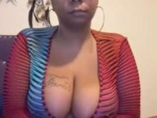 HeavenlySpice nude in Live Sex Cam Girls Room