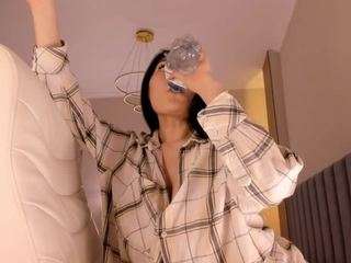 Hisoka-Ja nude in Live Sex Cam Girls Room
