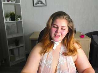 Holly-Li1n nude in Live Sex Cam Girls Room