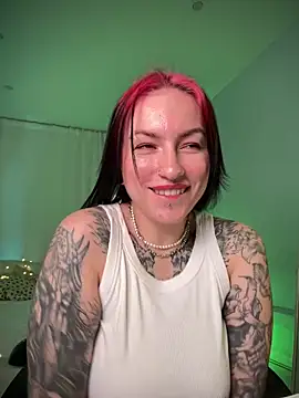 IvyHoney nude strip on cam for live sex video chat