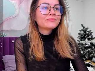 KellyCuutie nude in Live Sex Cam Girls Room