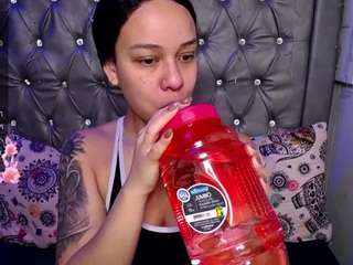 lila-gummy nude in Live Sex Cam Girls Room