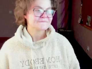 SashyWays nude in Live Sex Cam Girls Room