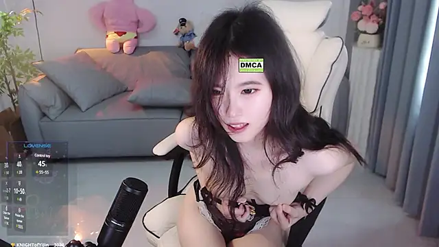 YiJin-a nude strip on cam for live sex video chat