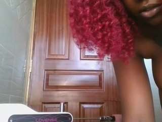 Yourthickgyal nude in Live Sex Cam Girls Room