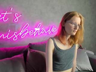 Betty-Smith nude in Live Sex Cam Girls Room