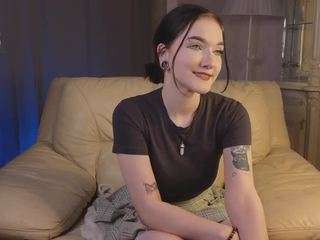 ElletteBoon nude in Live Sex Cam Girls Room