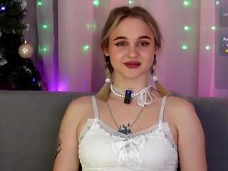 Mandy nude in Live Sex Cam Girls Room