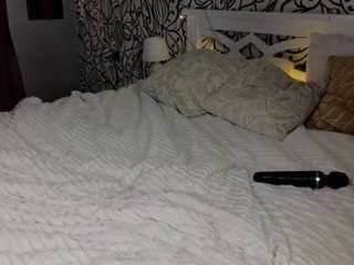 MoiraEast nude in Live Sex Cam Girls Room